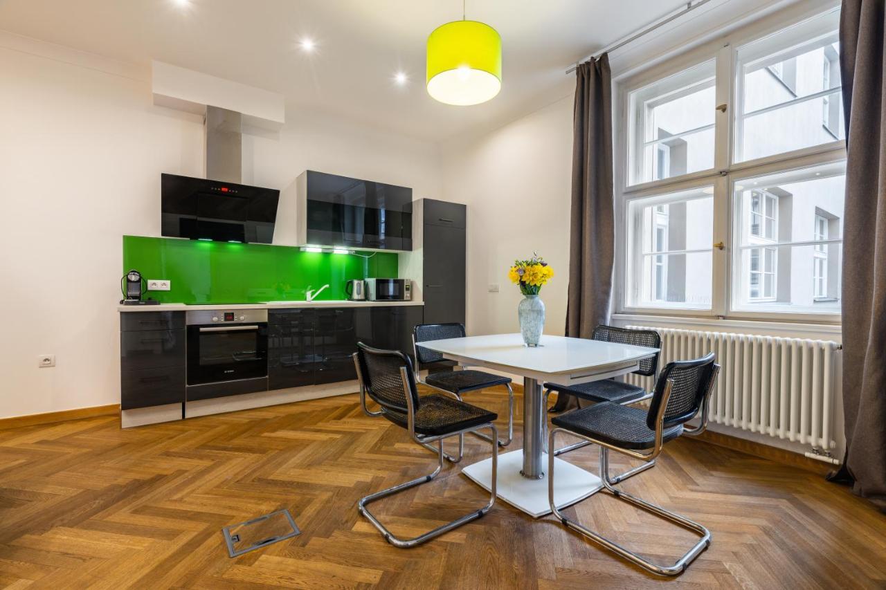 Dlouha Palace - Live In One Of The Best Streets Прага Экстерьер фото